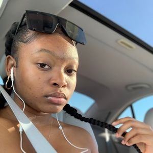 Meet your Posher, Paris